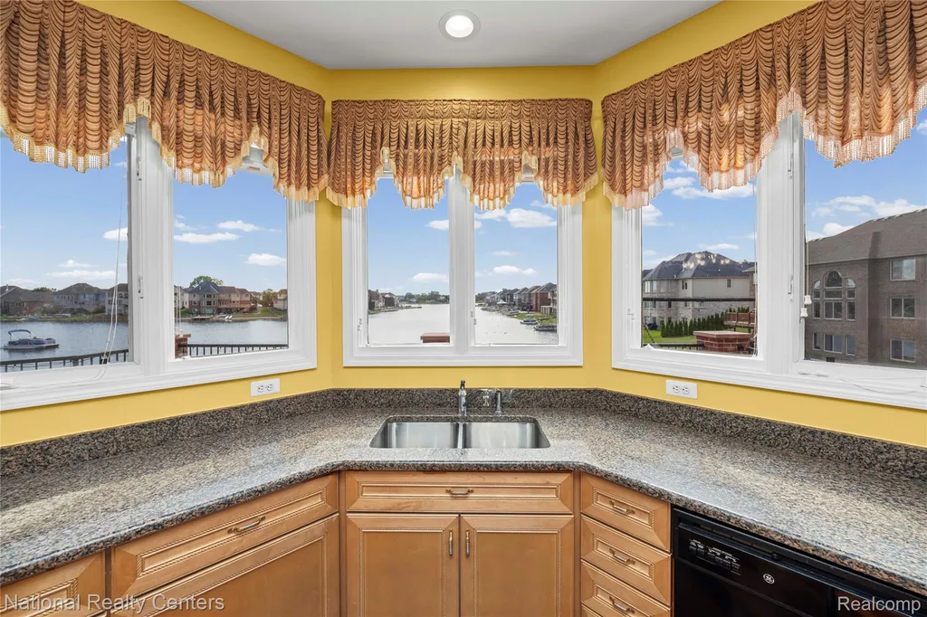 51577 Merry Lane Shelby Charter Township MI 48316