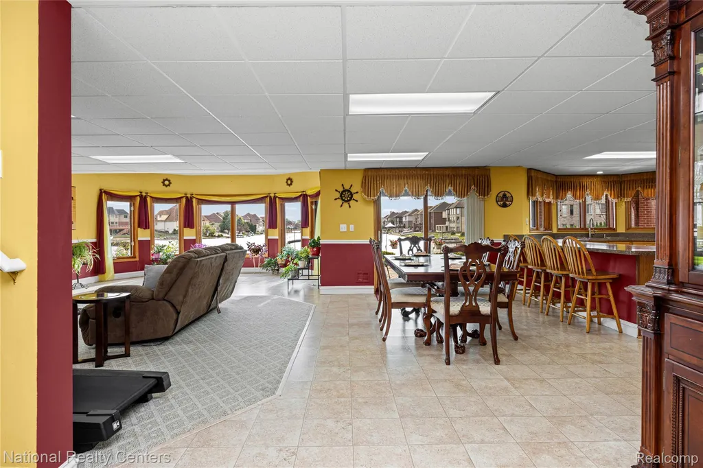 51577 Merry Lane Shelby Charter Township MI 48316