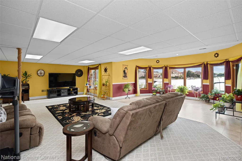 51577 Merry Lane Shelby Charter Township MI 48316