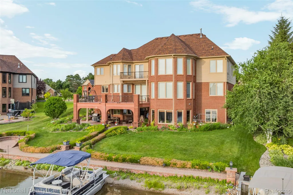 51577 Merry Lane Shelby Charter Township MI 48316