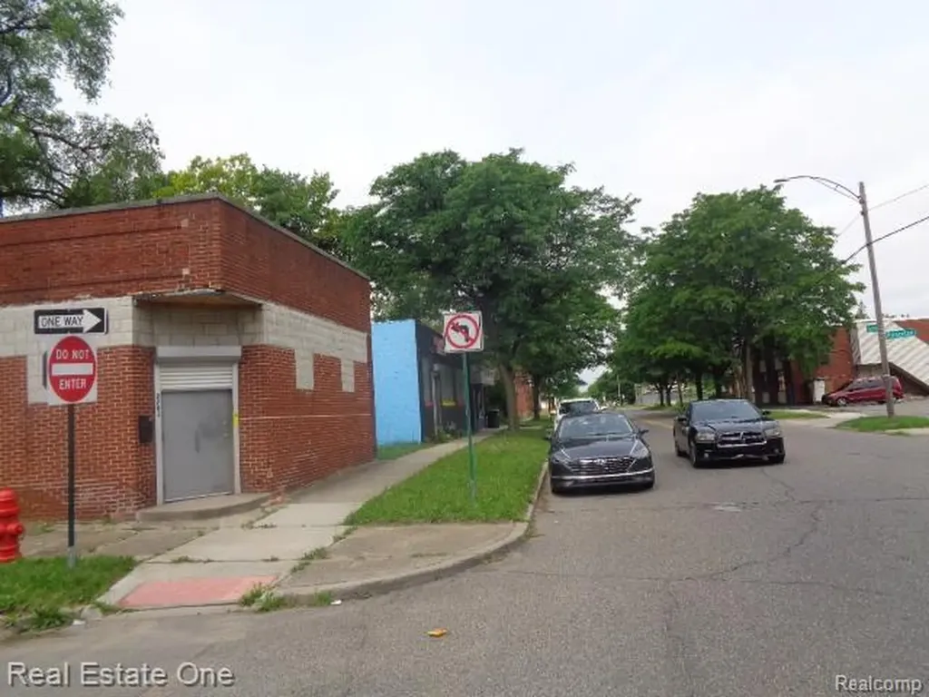 2701 Puritan Street Detroit City MI 48238