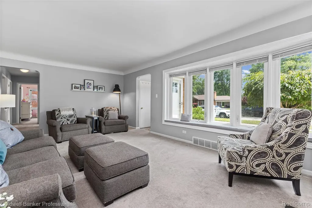 20913 Bon Brae Street St. Clair Shores City MI 48081