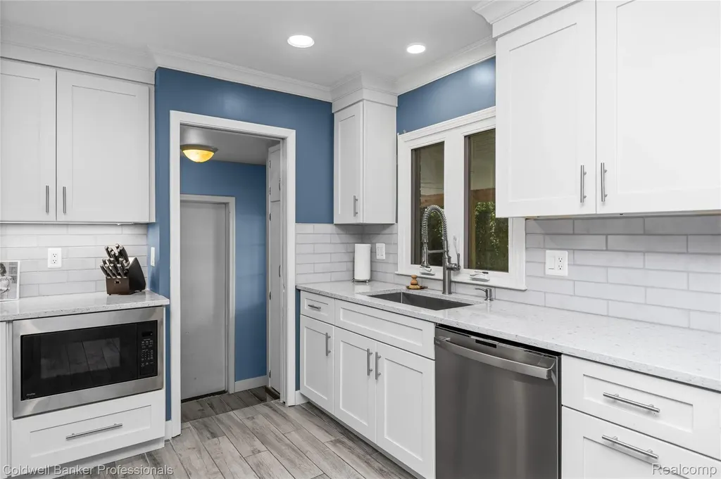 20913 Bon Brae Street St. Clair Shores City MI 48081