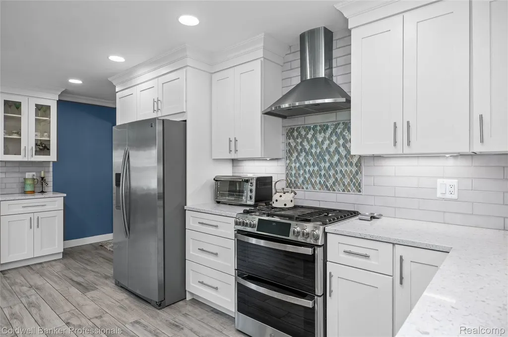 20913 Bon Brae Street St. Clair Shores City MI 48081