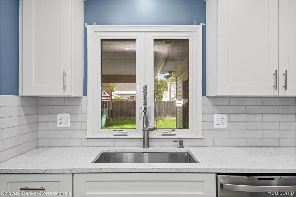 20913 Bon Brae Street St. Clair Shores City MI 48081