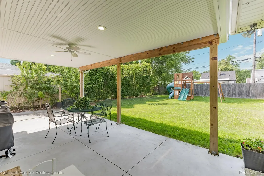 20913 Bon Brae Street St. Clair Shores City MI 48081