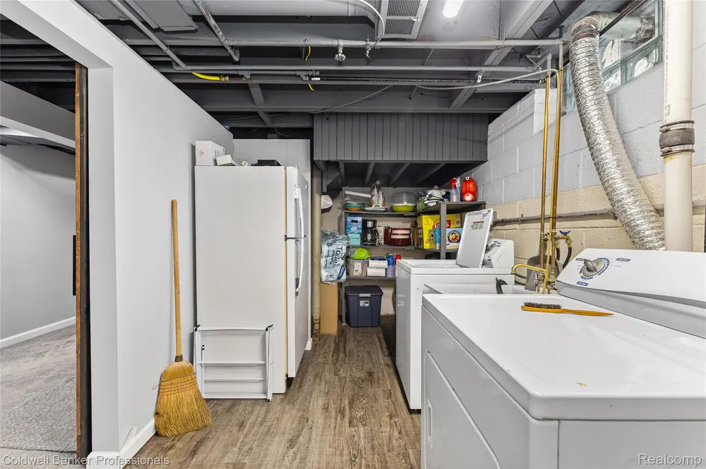 20913 Bon Brae Street St. Clair Shores City MI 48081