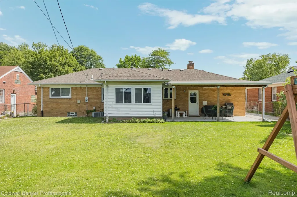 20913 Bon Brae Street St. Clair Shores City MI 48081