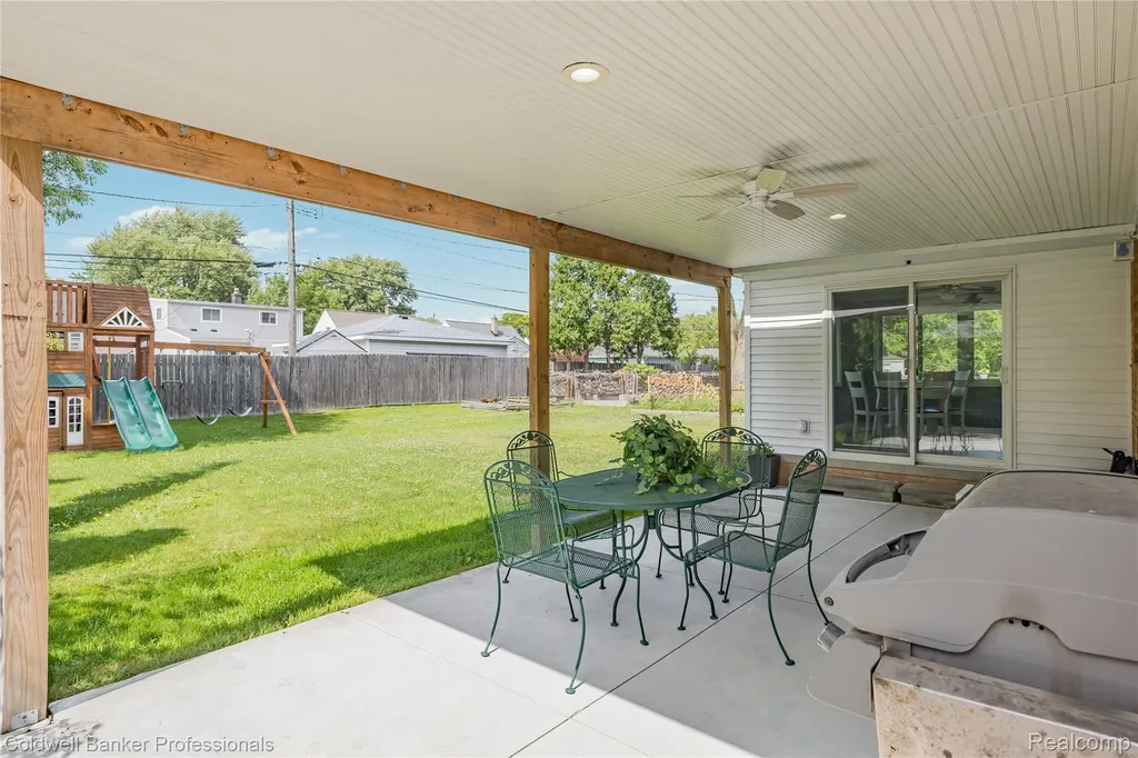 20913 Bon Brae Street St. Clair Shores City MI 48081