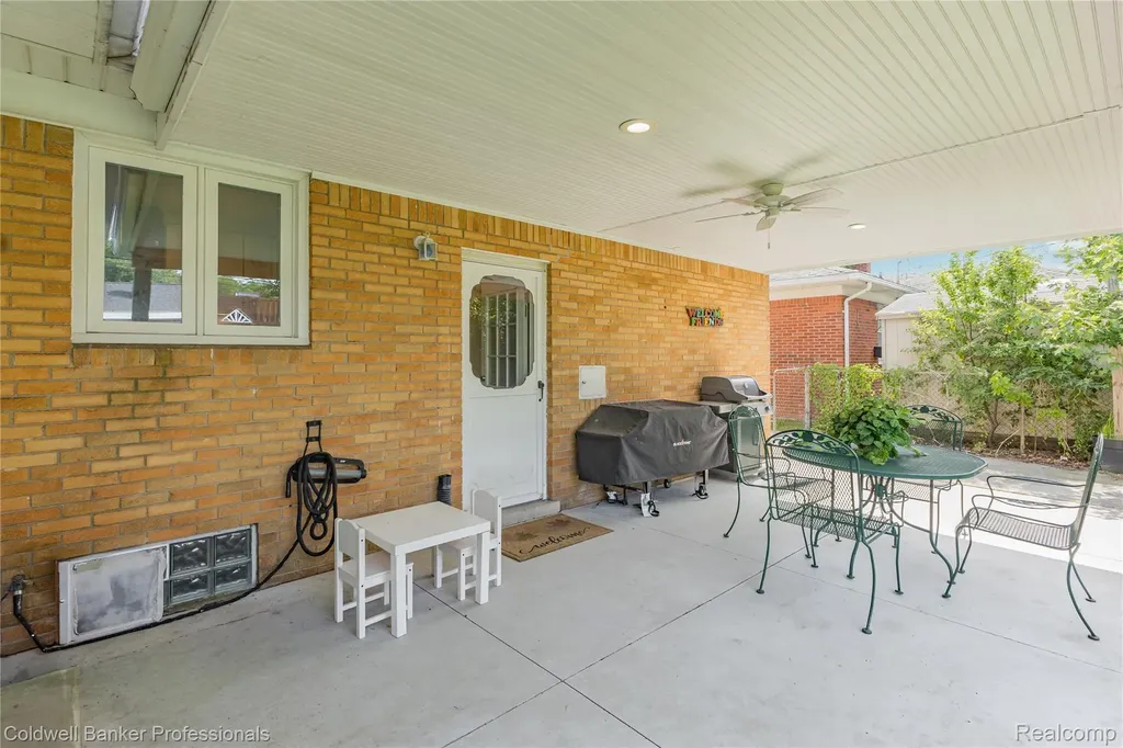 20913 Bon Brae Street St. Clair Shores City MI 48081