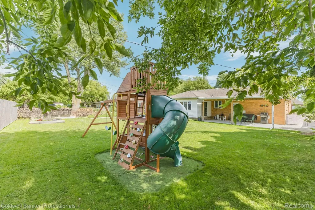 20913 Bon Brae Street St. Clair Shores City MI 48081