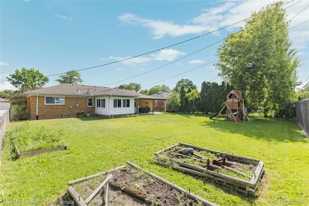 20913 Bon Brae Street St. Clair Shores City MI 48081