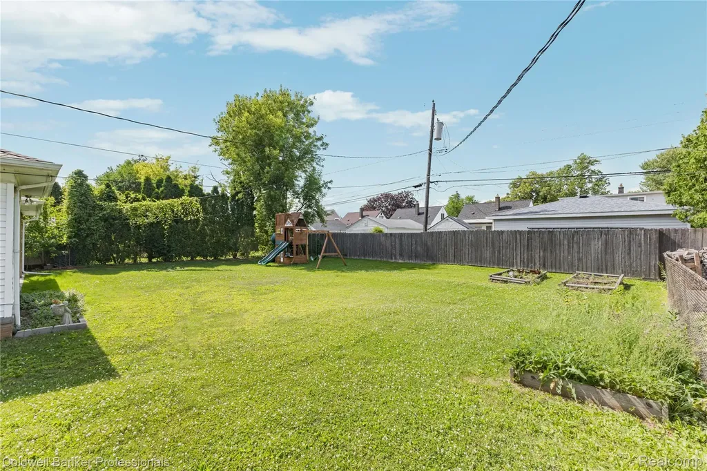 20913 Bon Brae Street St. Clair Shores City MI 48081