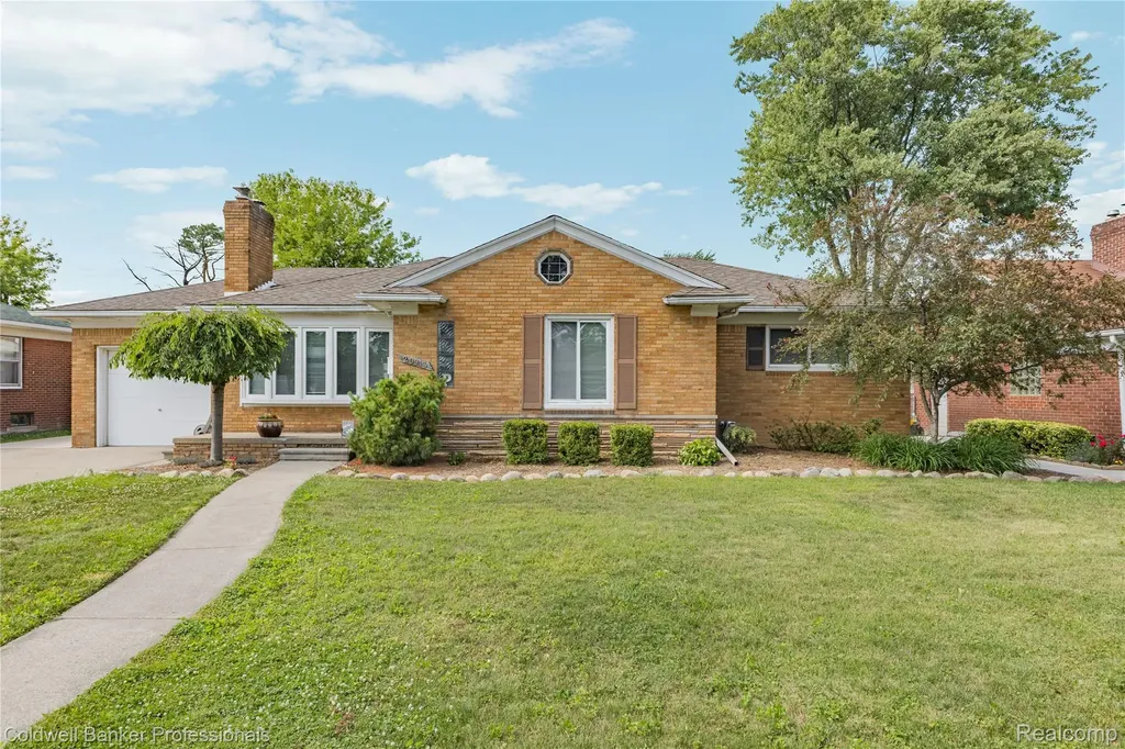 20913 Bon Brae Street St. Clair Shores City MI 48081