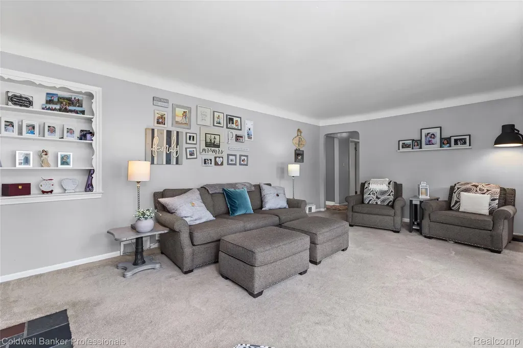 20913 Bon Brae Street St. Clair Shores City MI 48081