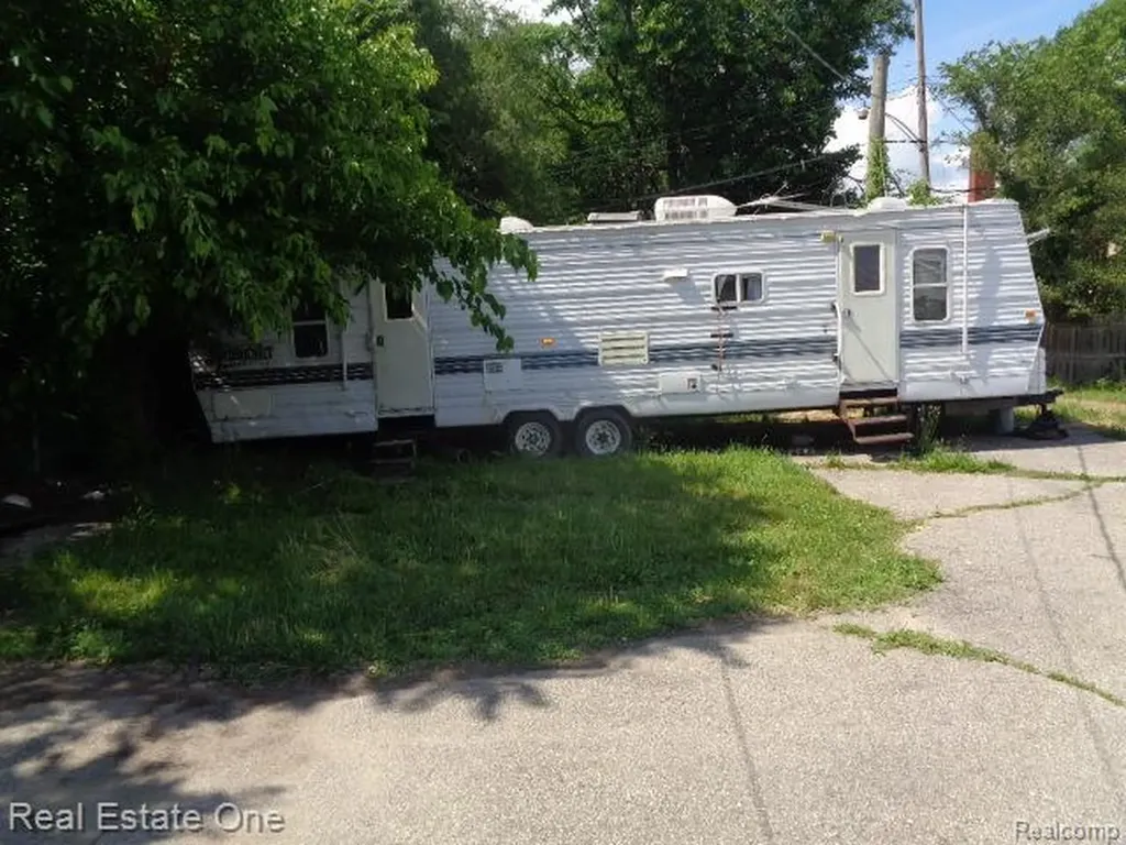 2950 Puritan Street Detroit City MI 48238