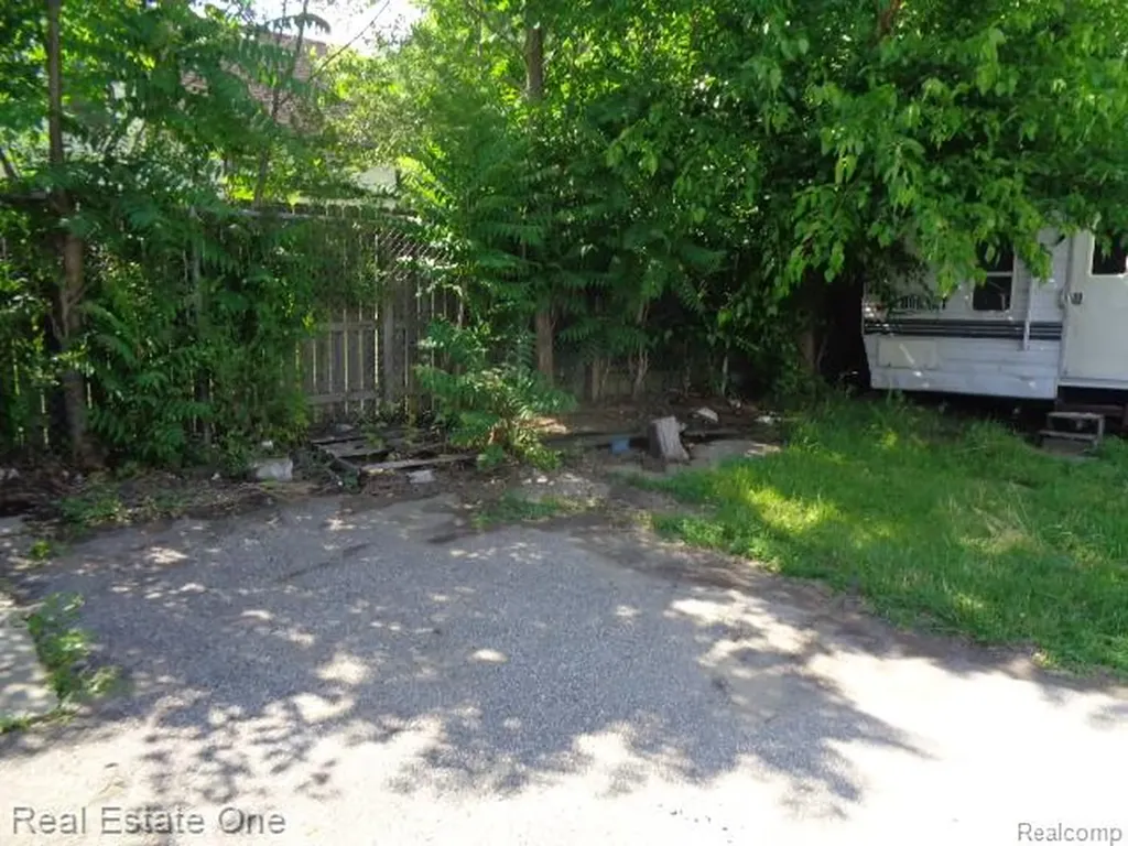 2950 Puritan Street Detroit City MI 48238