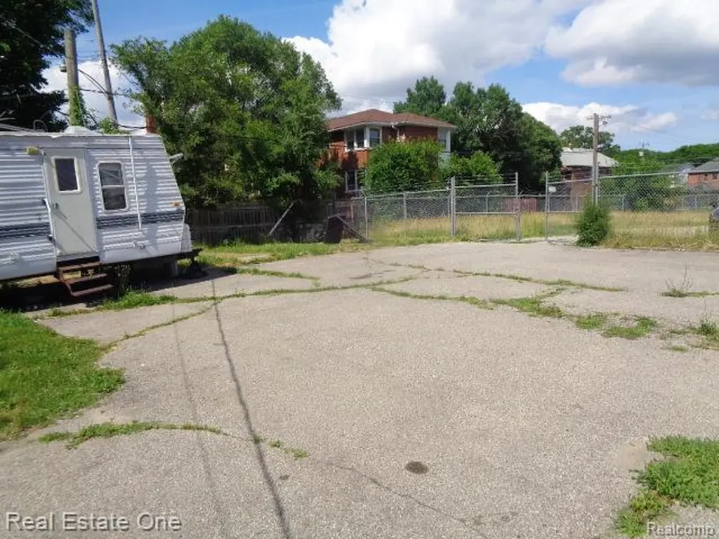 2950 Puritan Street Detroit City MI 48238