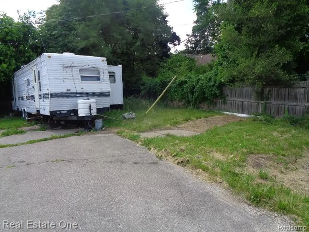 2950 Puritan Street Detroit City MI 48238