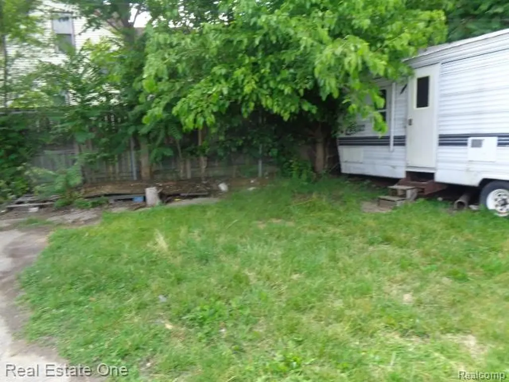 2950 Puritan Street Detroit City MI 48238