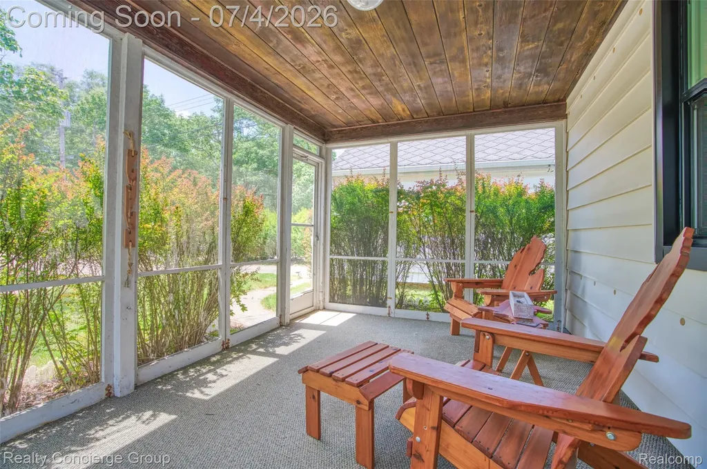 2036 Devonshire Avenue Lansing City MI 48910