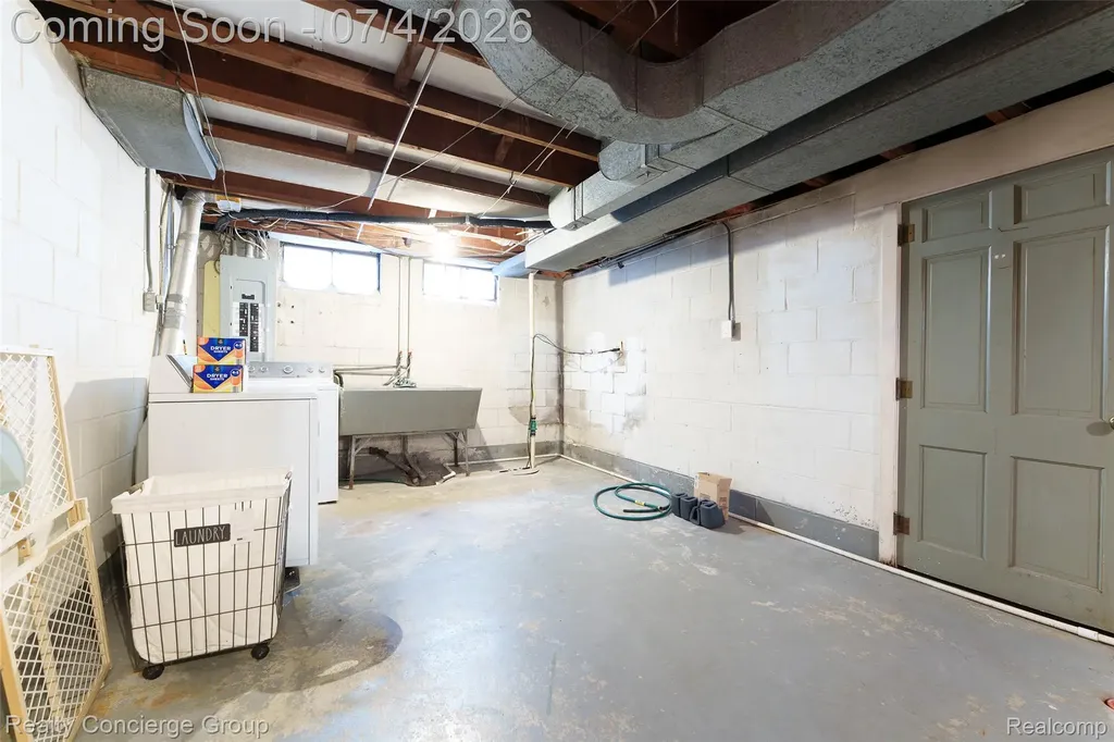 2036 Devonshire Avenue Lansing City MI 48910