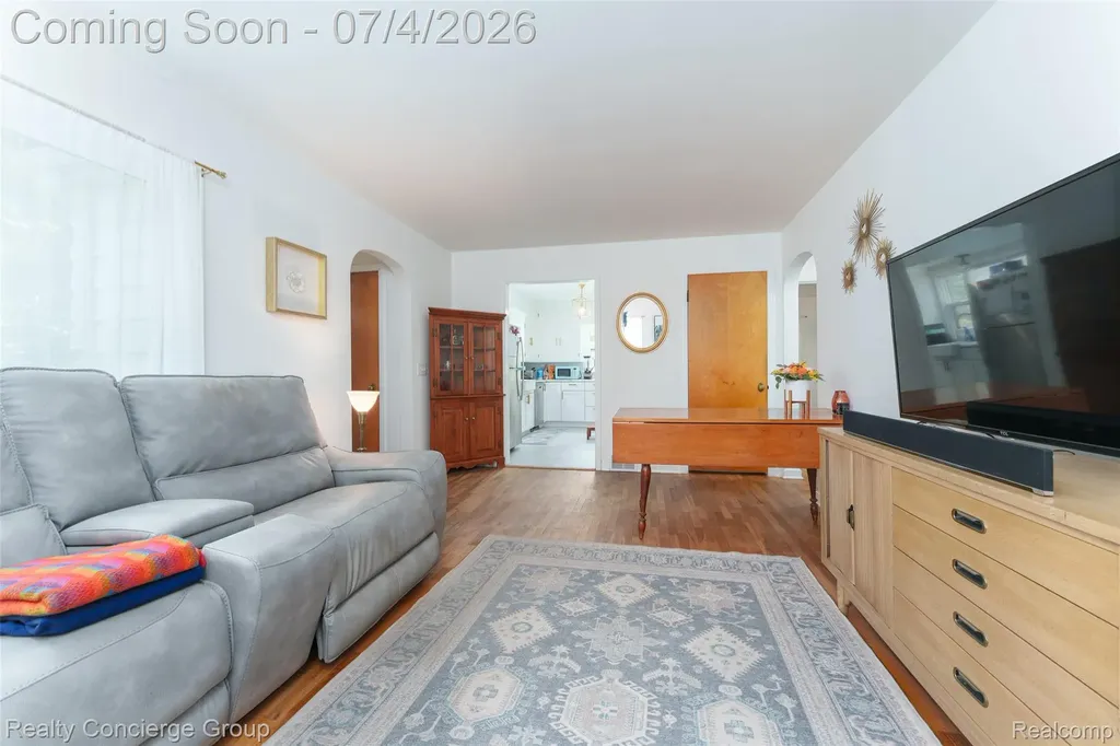 2036 Devonshire Avenue Lansing City MI 48910