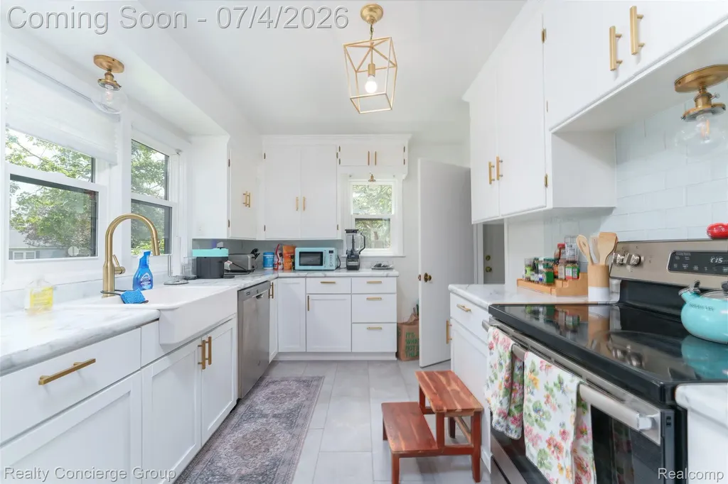 2036 Devonshire Avenue Lansing City MI 48910