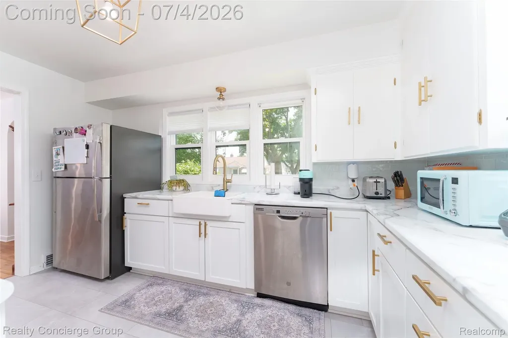 2036 Devonshire Avenue Lansing City MI 48910