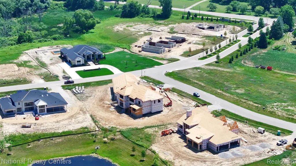 1655 Vista Drive W Oakland Charter Township MI 48363