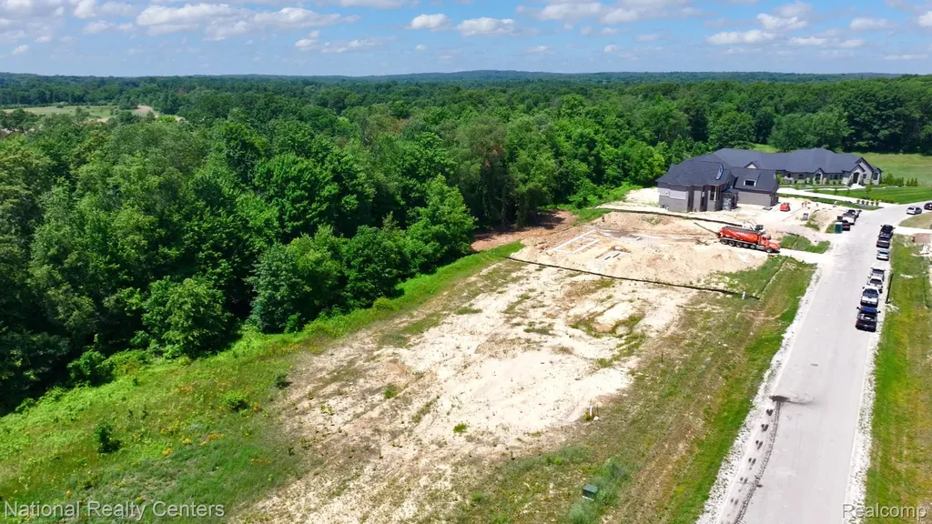 1655 Vista Drive W Oakland Charter Township MI 48363