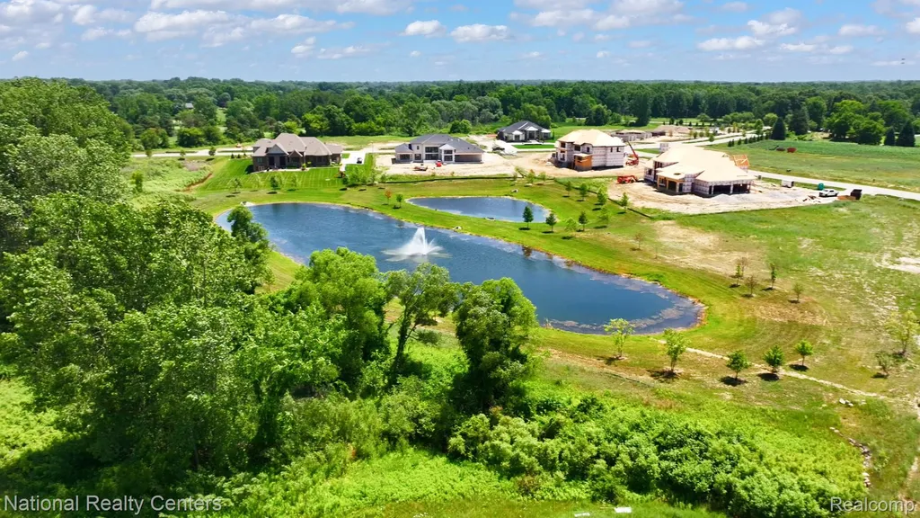 1655 Vista Drive W Oakland Charter Township MI 48363