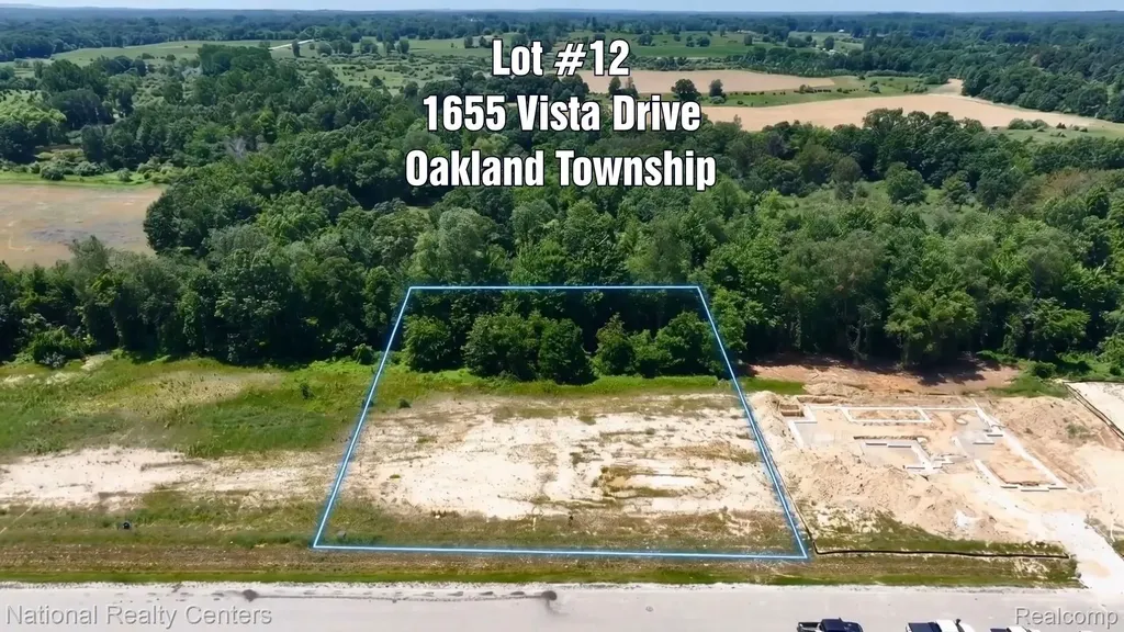 1655 Vista Drive W Oakland Charter Township MI 48363