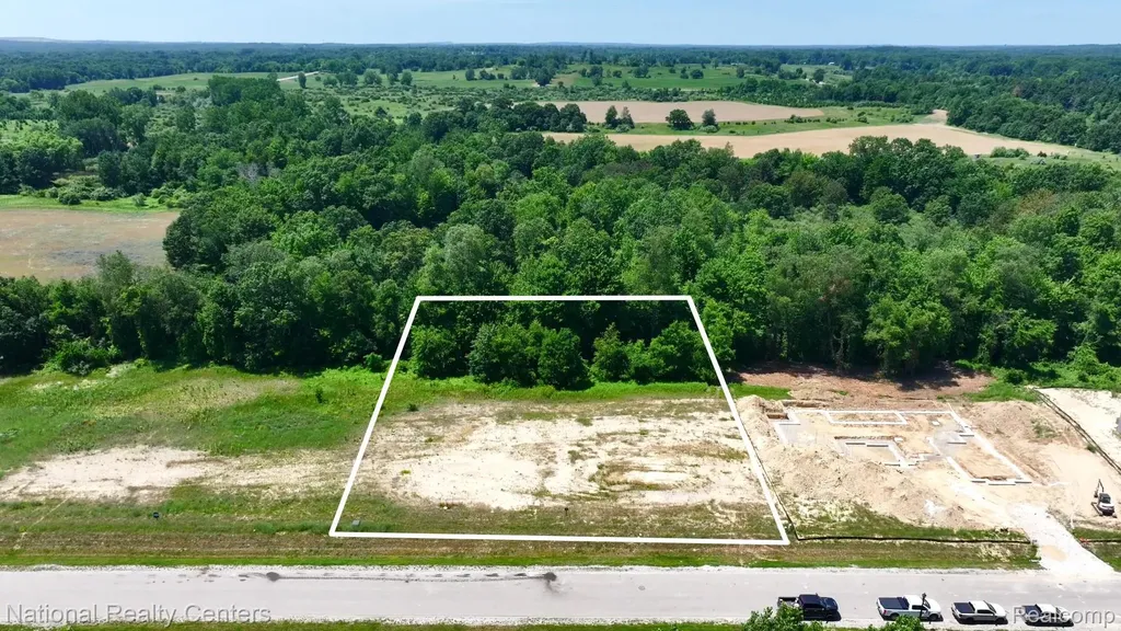 1655 Vista Drive W Oakland Charter Township MI 48363