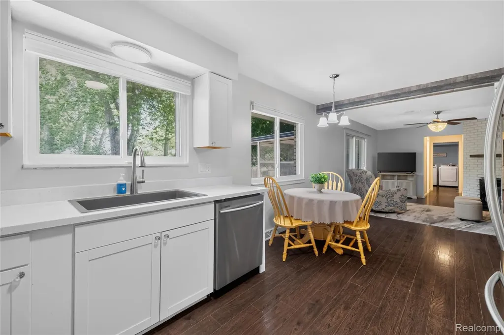 28731 Elbamar Drive Grosse Ile Township MI 48138
