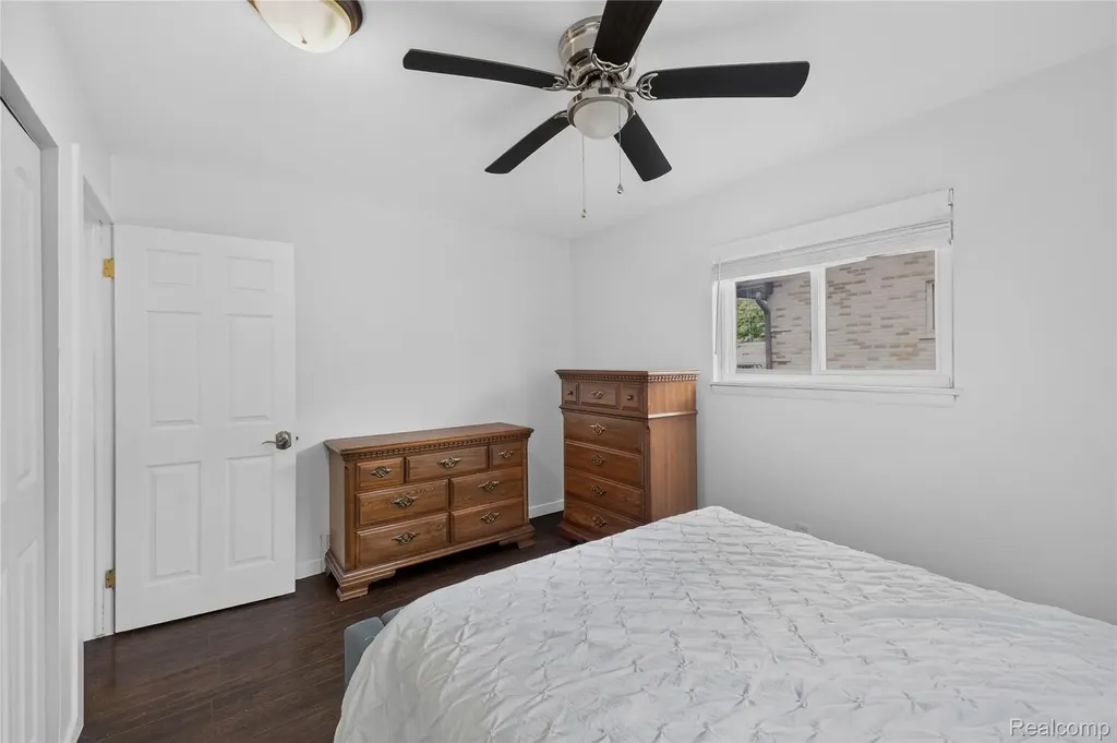 28731 Elbamar Drive Grosse Ile Township MI 48138