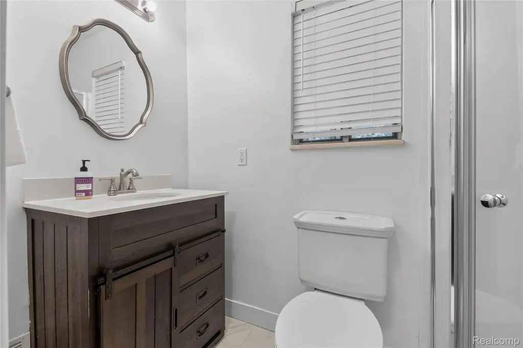 28731 Elbamar Drive Grosse Ile Township MI 48138