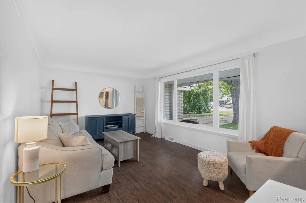 28731 Elbamar Drive Grosse Ile Township MI 48138