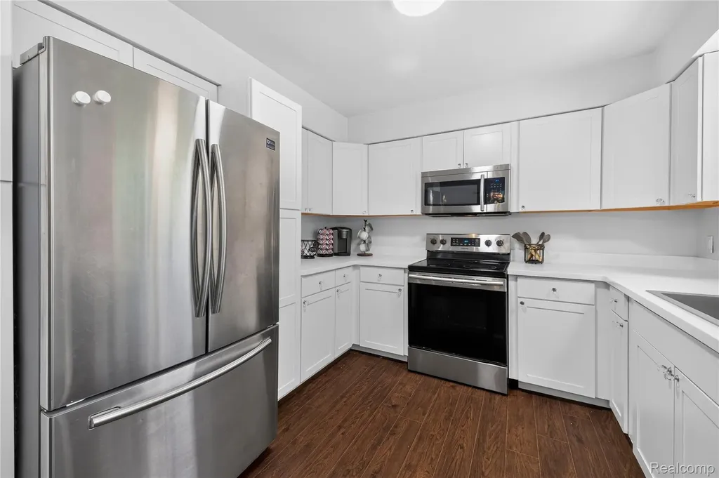 28731 Elbamar Drive Grosse Ile Township MI 48138