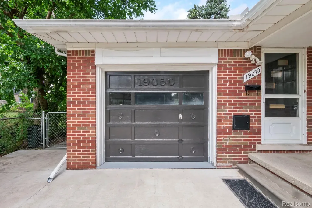 19050 Dartmouth Street Dearborn City MI 48124