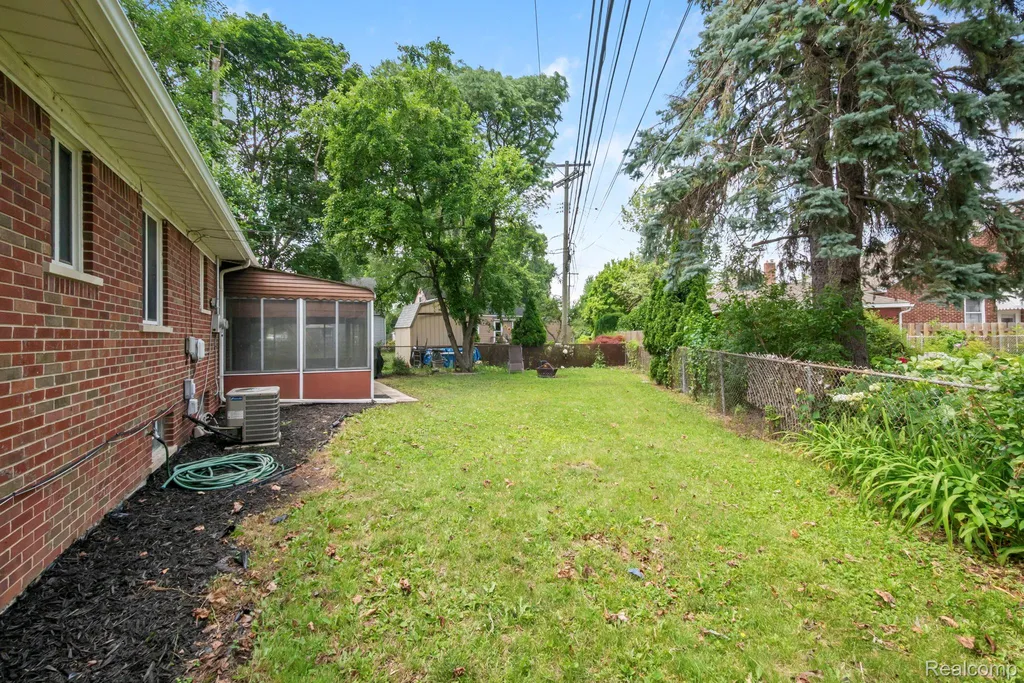 19050 Dartmouth Street Dearborn City MI 48124