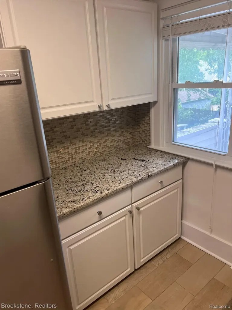 441 W Troy Street Ferndale City MI 48220