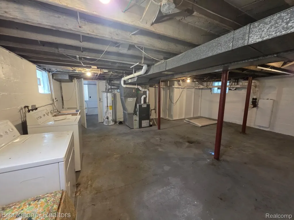 441 W Troy Street Ferndale City MI 48220