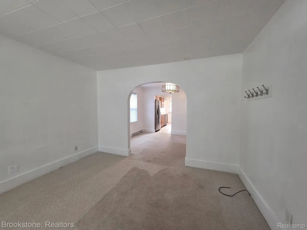441 W Troy Street Ferndale City MI 48220