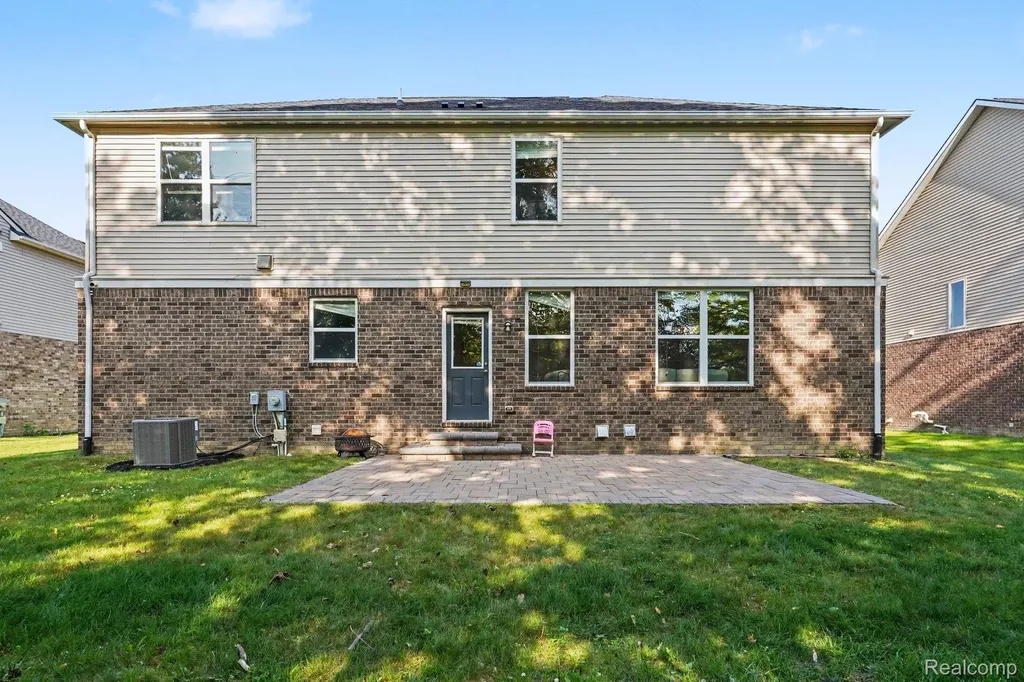25811 Oberlin Boulevard Novi City MI 48374