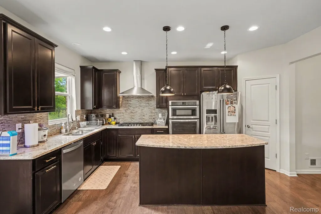 25811 Oberlin Boulevard Novi City MI 48374