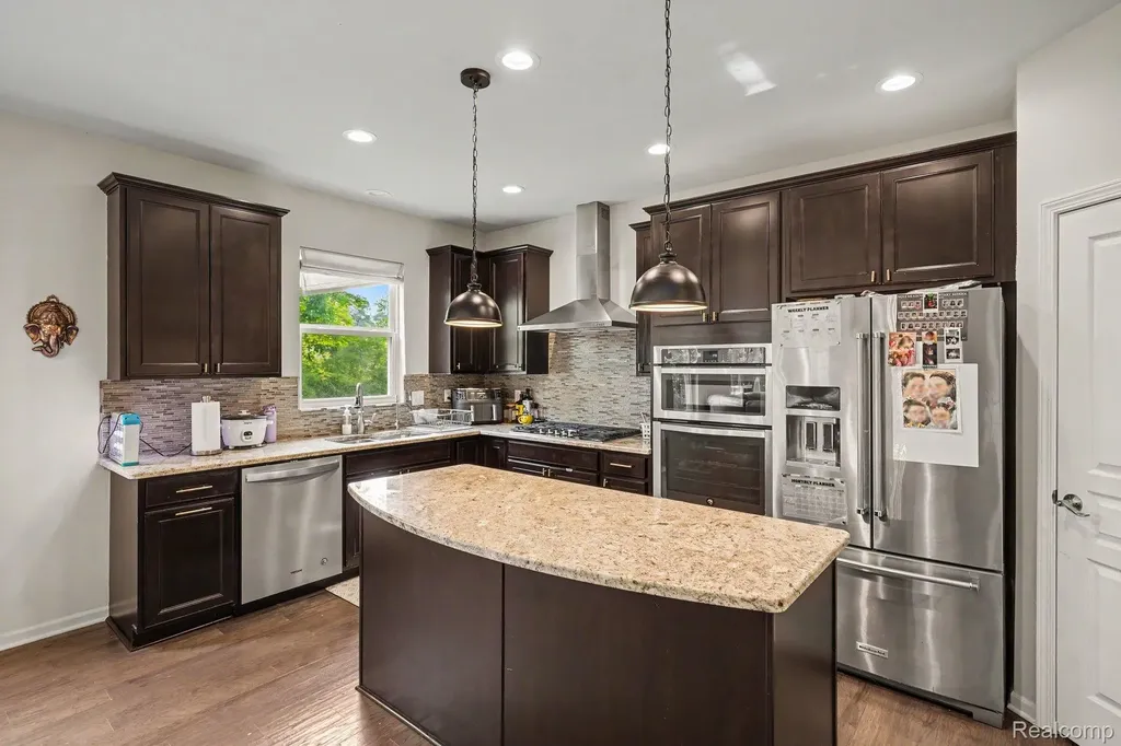 25811 Oberlin Boulevard Novi City MI 48374