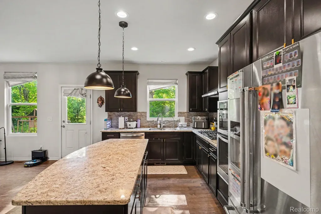 25811 Oberlin Boulevard Novi City MI 48374
