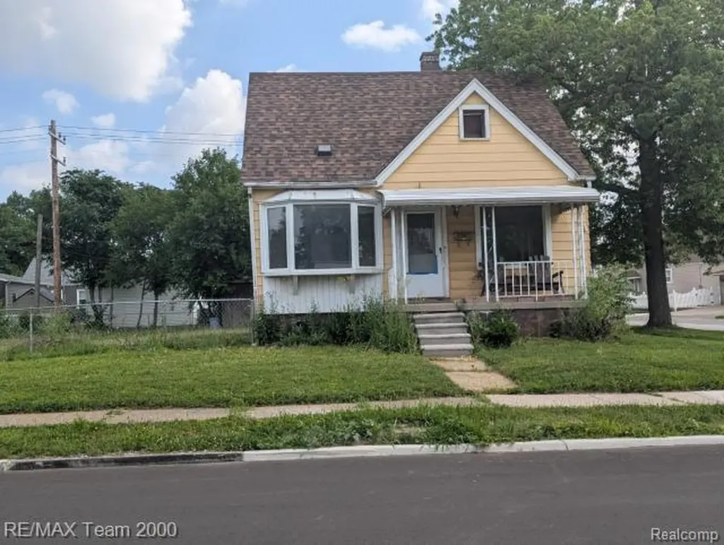 808 White Avenue Lincoln Park City MI 48146