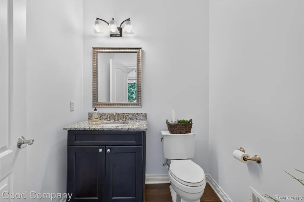 1946 Acorn Glen Rochester Hills City MI 48306
